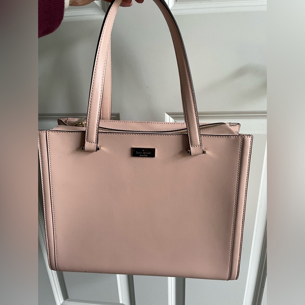 {Kate Spade} Vita Regatta Court in Warmvellum